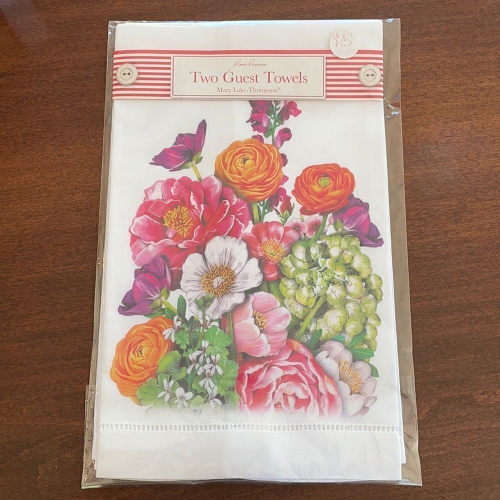 Mary Lake-Thompson Flower Guest Towel Set